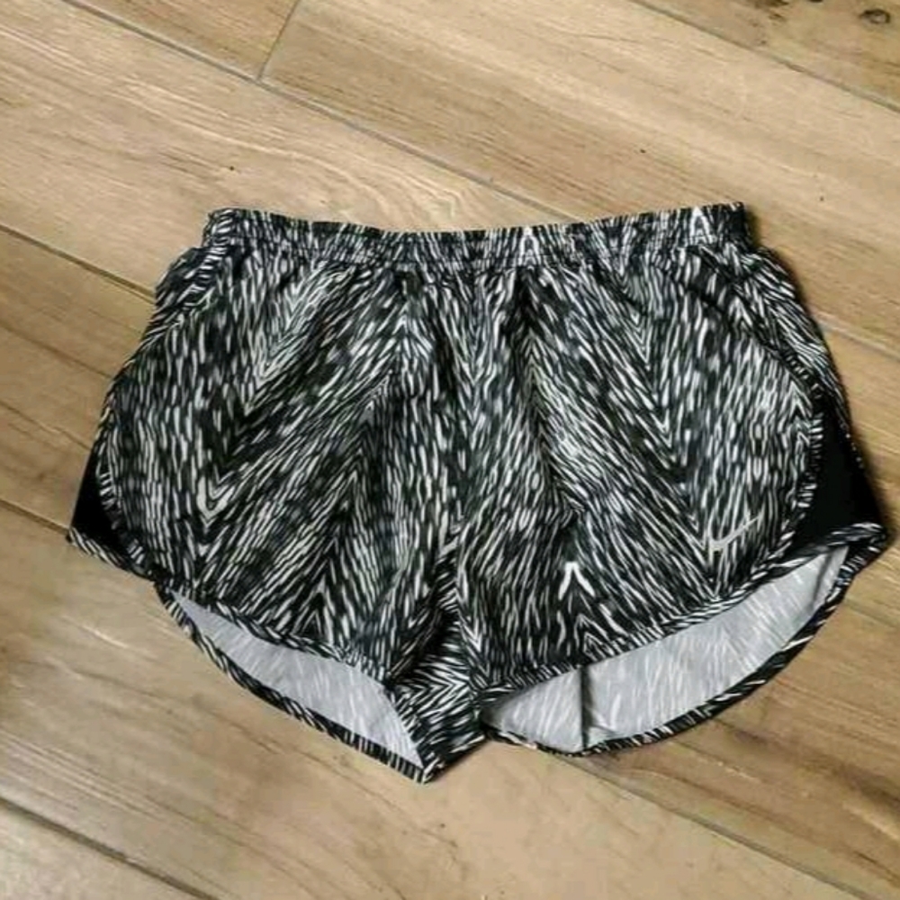 Nike athletic shorts size small. Lined.